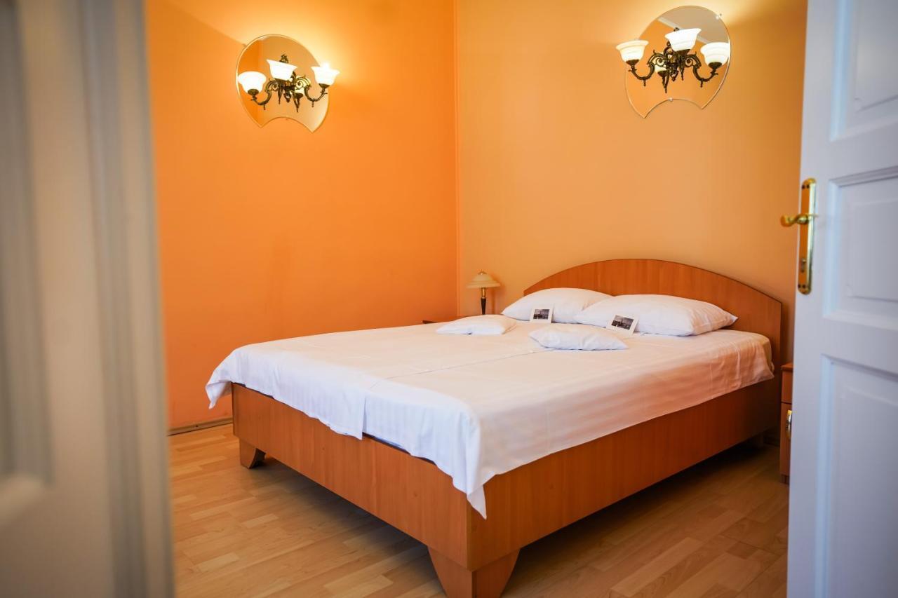 Hotel Agape Cluj-Napoca Extérieur photo