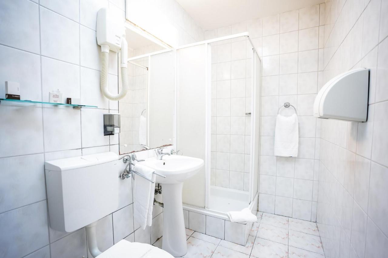 Hotel Agape Cluj-Napoca Extérieur photo