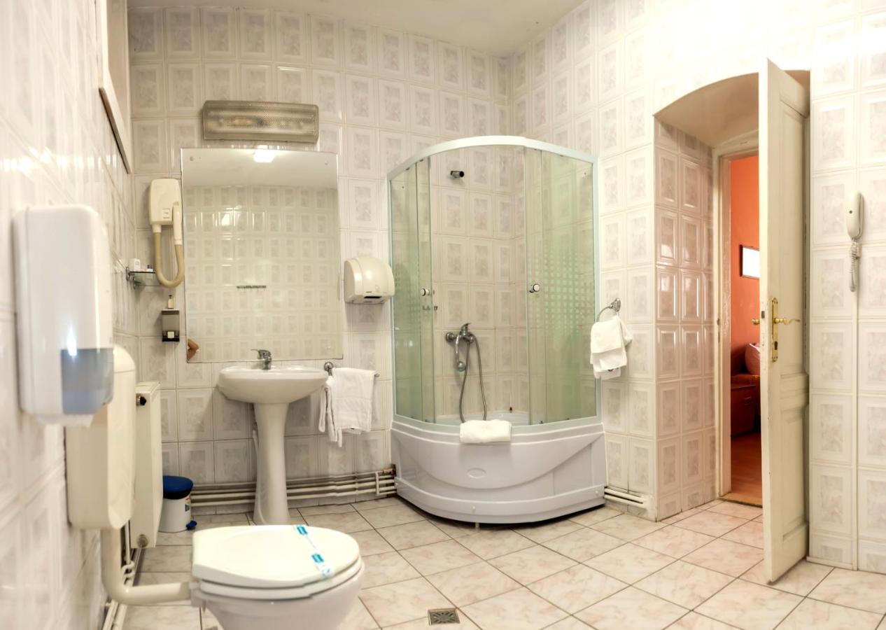 Hotel Agape Cluj-Napoca Extérieur photo